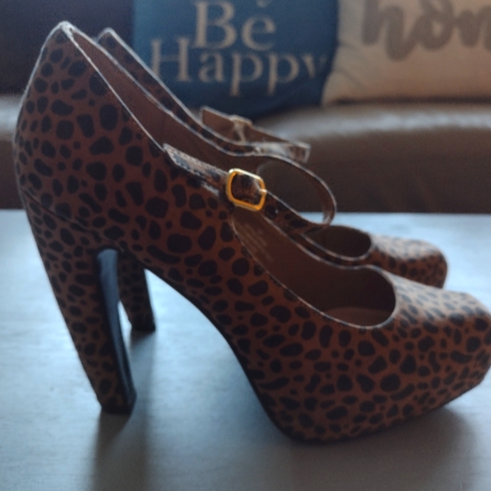 Leopard Pumps